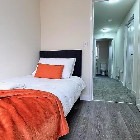 Modern New Build 3-Storey Home With Parking Near Leicester City Centre Buitenkant foto