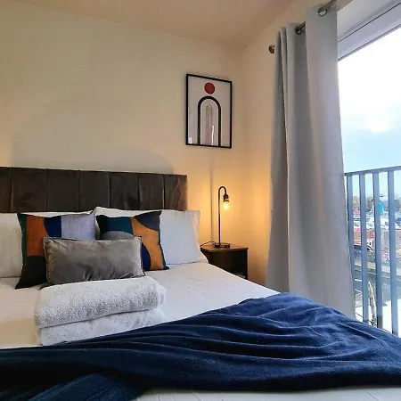 Modern New Build 3-Storey Home With Parking Near Leicester City Centre Buitenkant foto